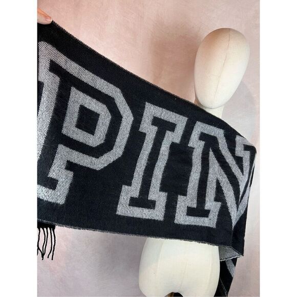PINK Victoria's Secret Gray Reversible Knit Long Scarf Large PINK Lettering Logo - Picture 4 of 4